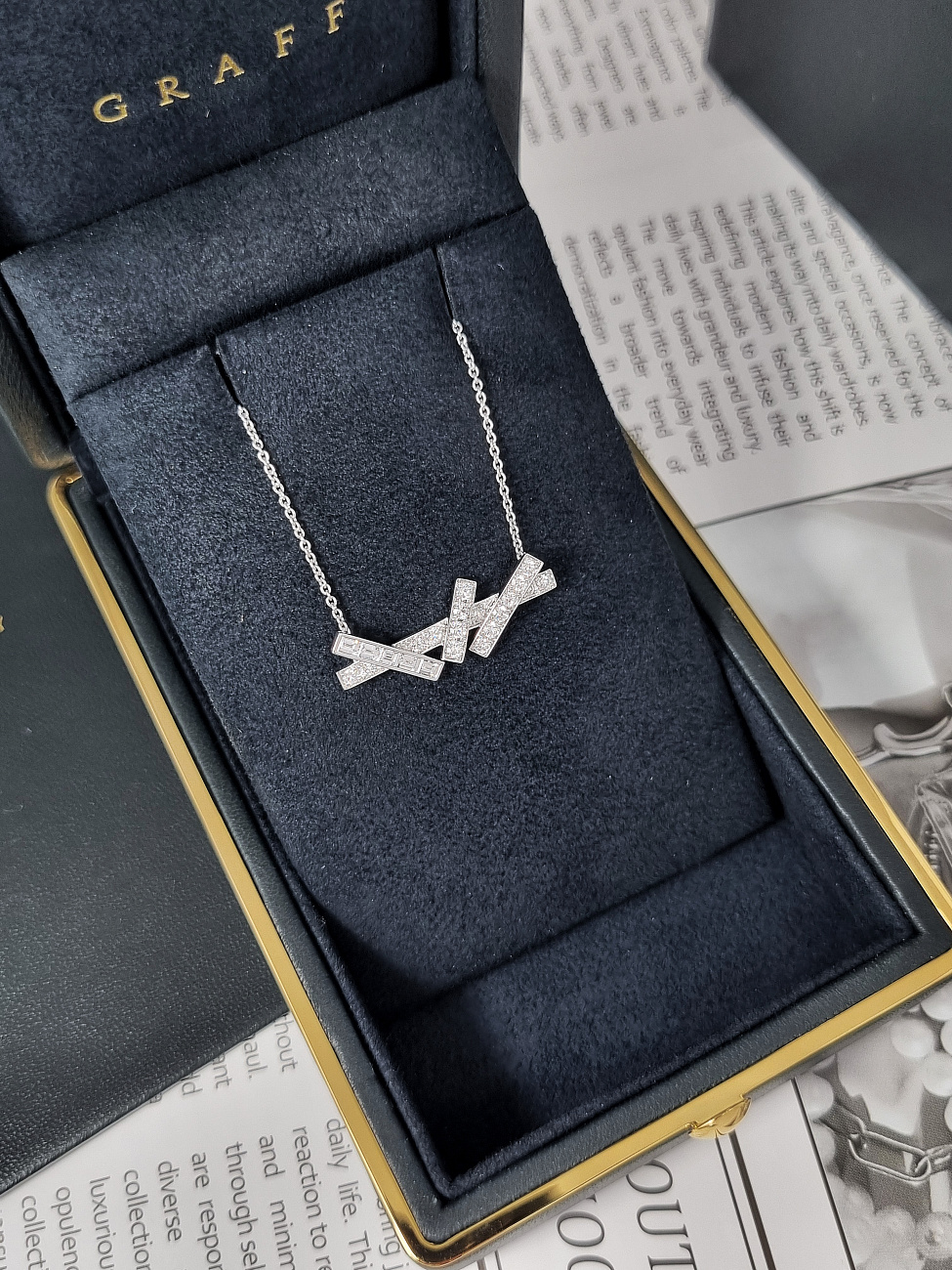 Украшение Graff  Threads Diamond Mini Pendant  RGP779 