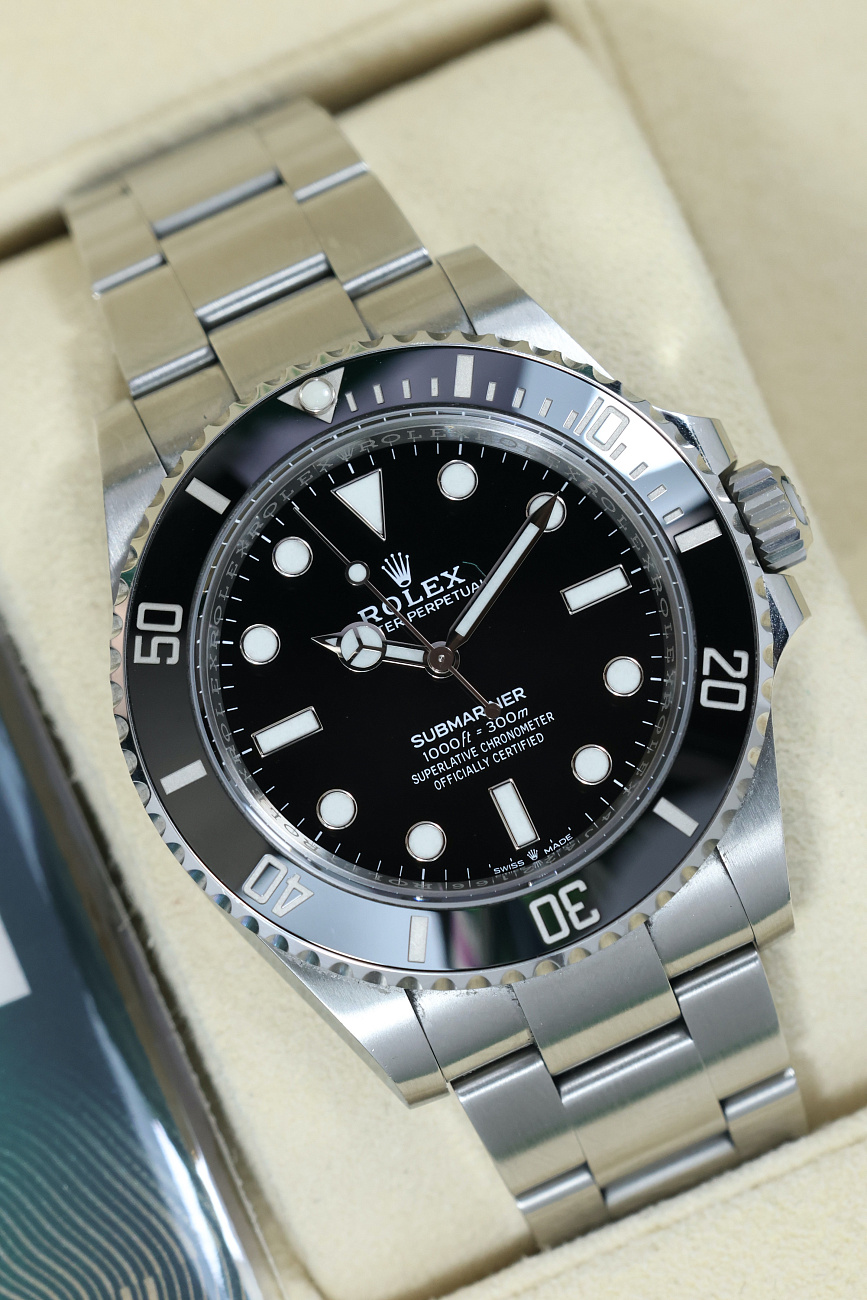 Часы Rolex  Submariner No Date Steel  124060