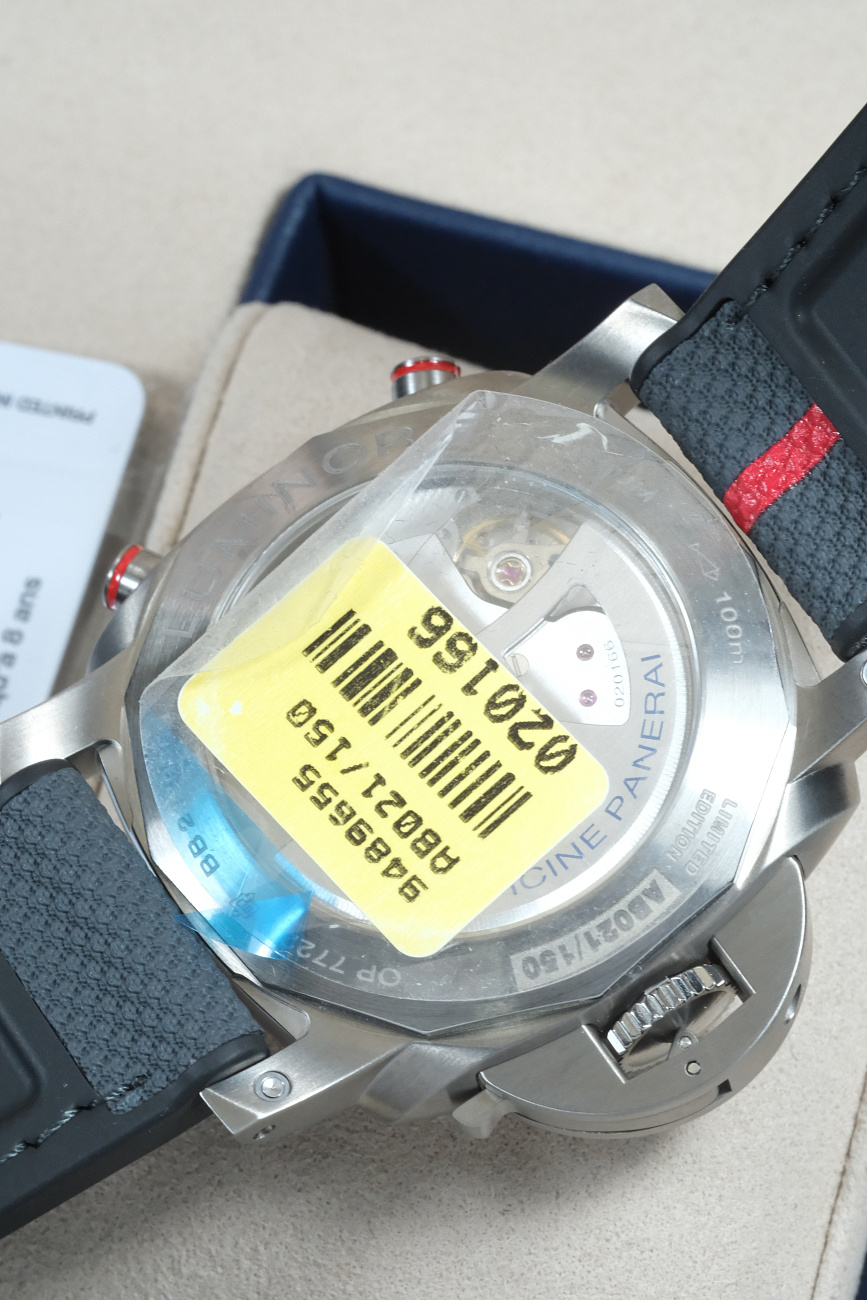 Часы Panerai  Luminor Chrono Luna Rossa Titanio  PAM01654