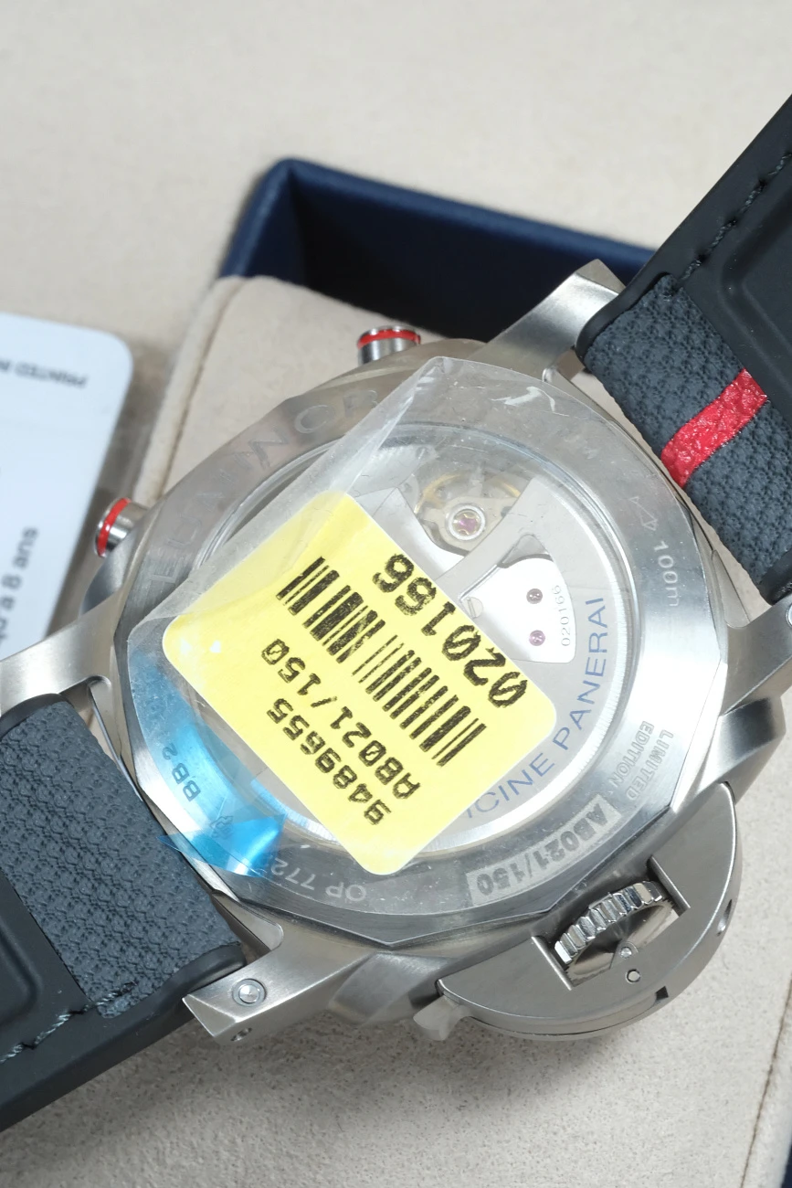 Часы Panerai  Luminor Chrono Luna Rossa Titanio  PAM01654
