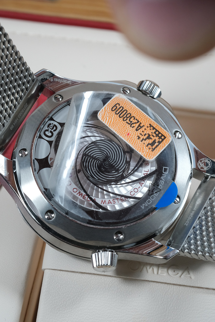 Часы Omega  Seamaster James Bond 60Th Anniversary  210.30.42.20.03.002