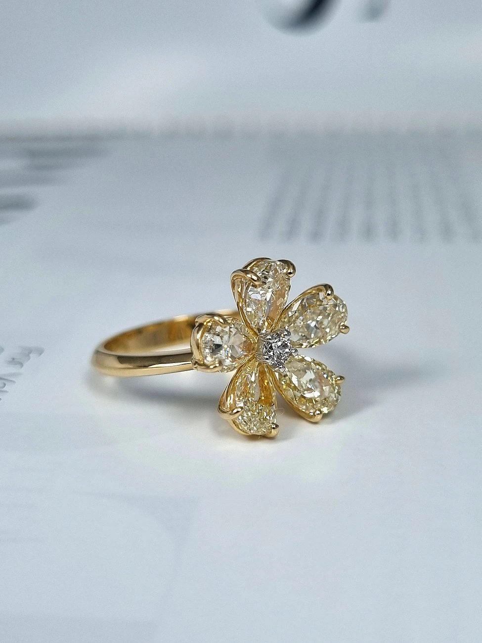 Украшение No Name  Кольцо с бриллиантами 3,74 ct.   