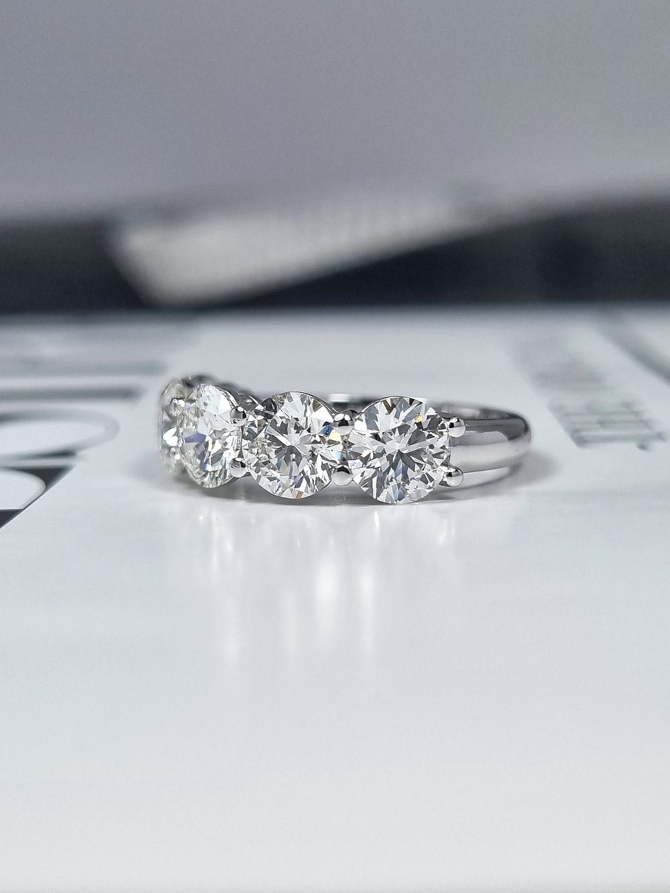 Украшение GIA  Кольцо с бриллиантами 3,5 ct. H/VS1 (3 excellent)   