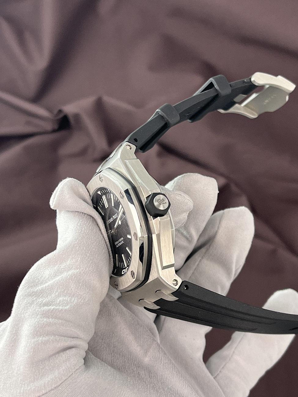 Часы Audemars Piguet  Royal Oak Offshore Diver 42Mm  15710ST.OO.A002CA.01