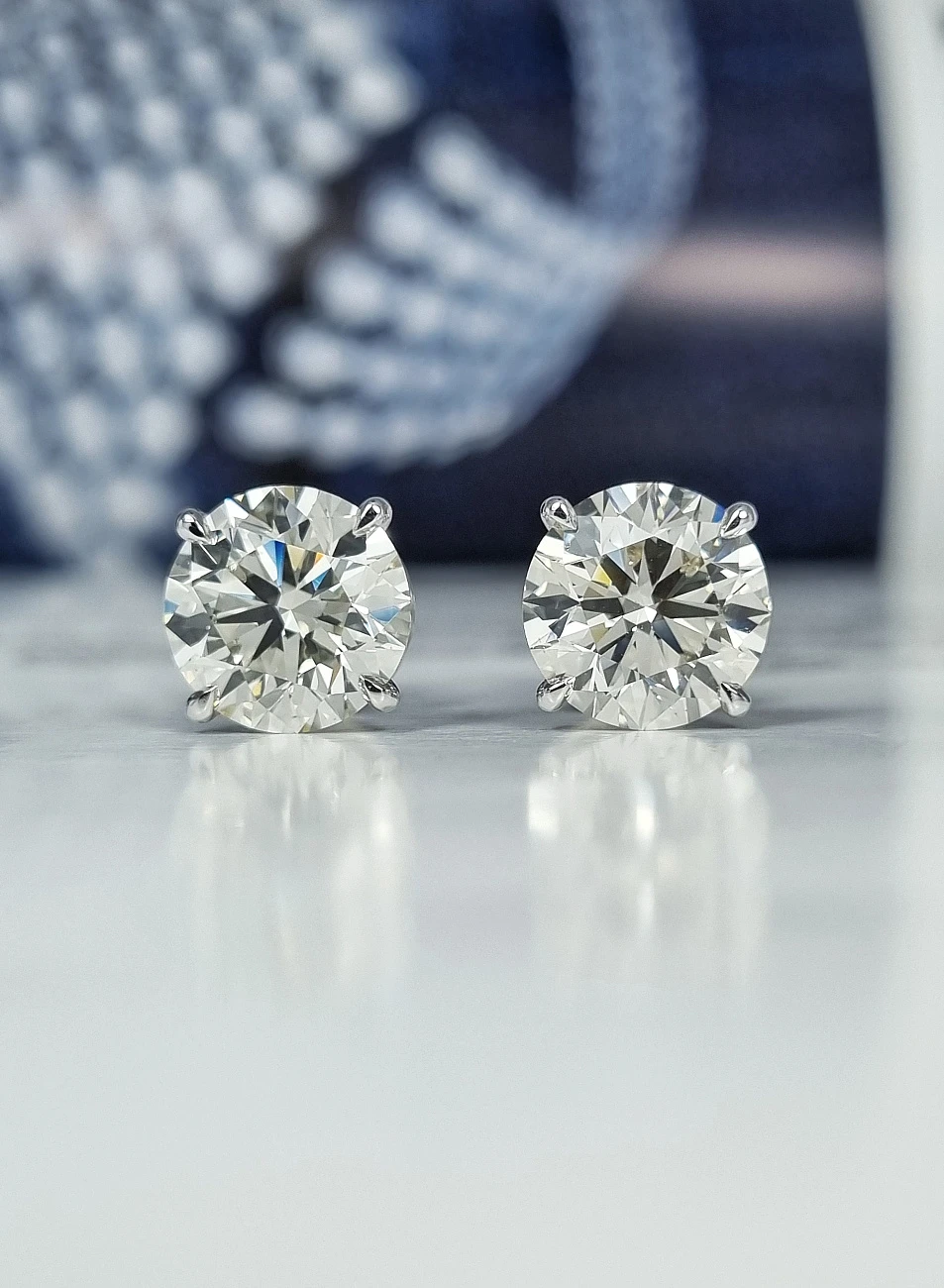 Украшение GIA  Серьги 3,26/3,32 ct. L/VS2 (3 Excellent) Round Diamonds   