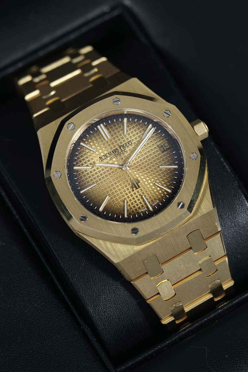 Часы Audemars Piguet  Royal Oak Jumbo Extra-Thin «50-ЛЕТНИЙ ЮБИЛЕЙ»  16202BA.OO.1240BA.01