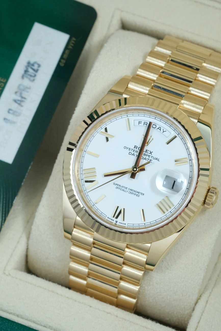 Часы Rolex  Day-Date 40 Yellow Gold White Dial  228238