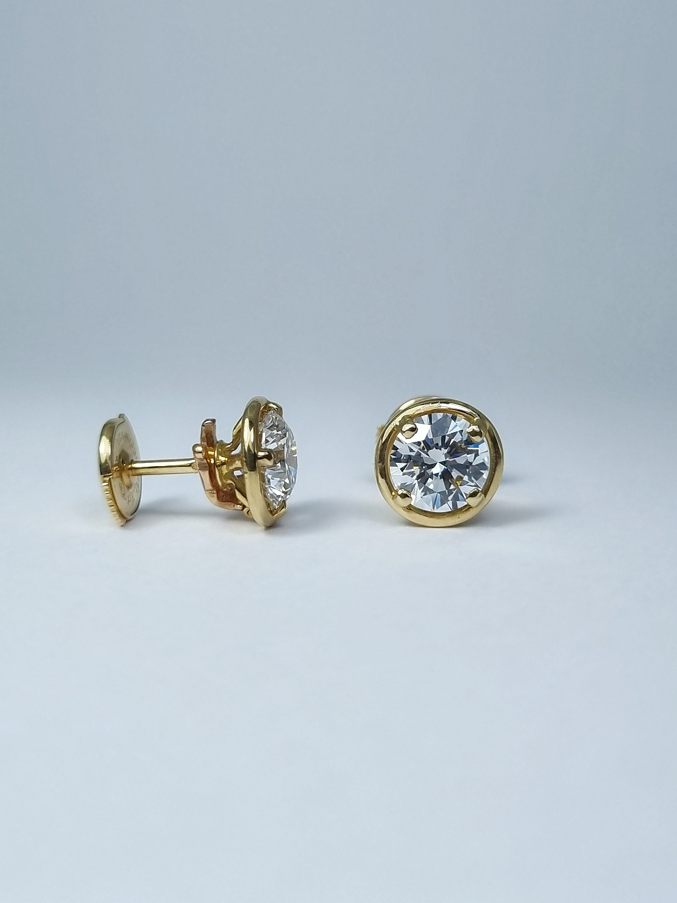 Van Cleef & Arpels в наличии в Москве в &quot;Мануфактуре&quot;! 