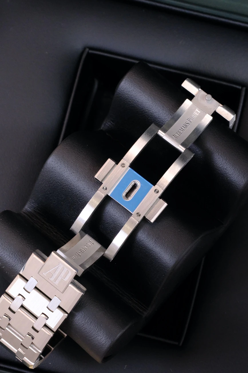 Часы Audemars Piguet  Royal Oak Double Balance Wheel Openworked  15407ST.OO.1220ST.02
