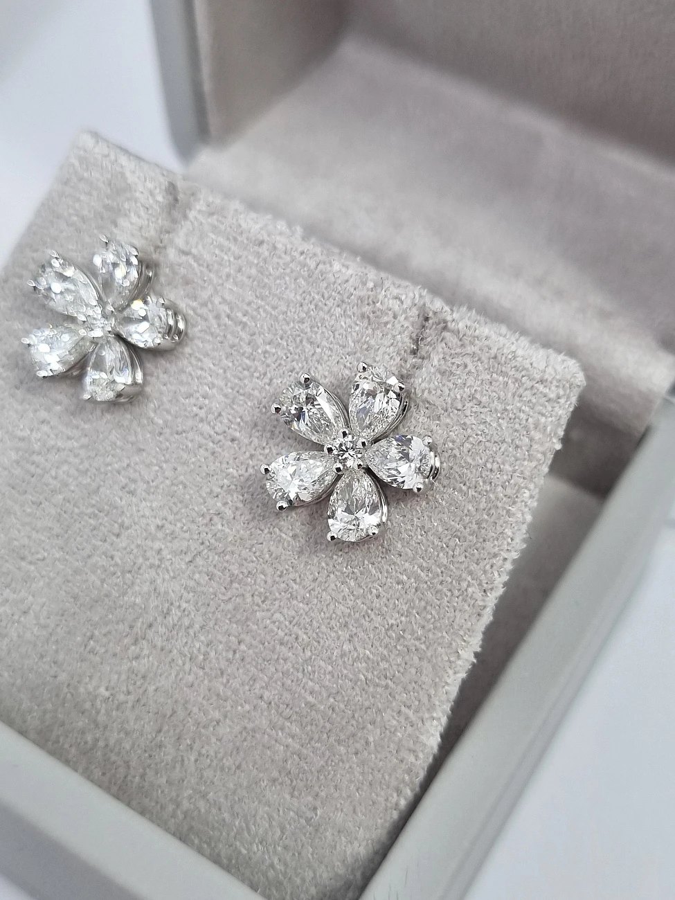 Украшение GIA  Серьги с бриллиантами 3,00 ct. G/VS1   