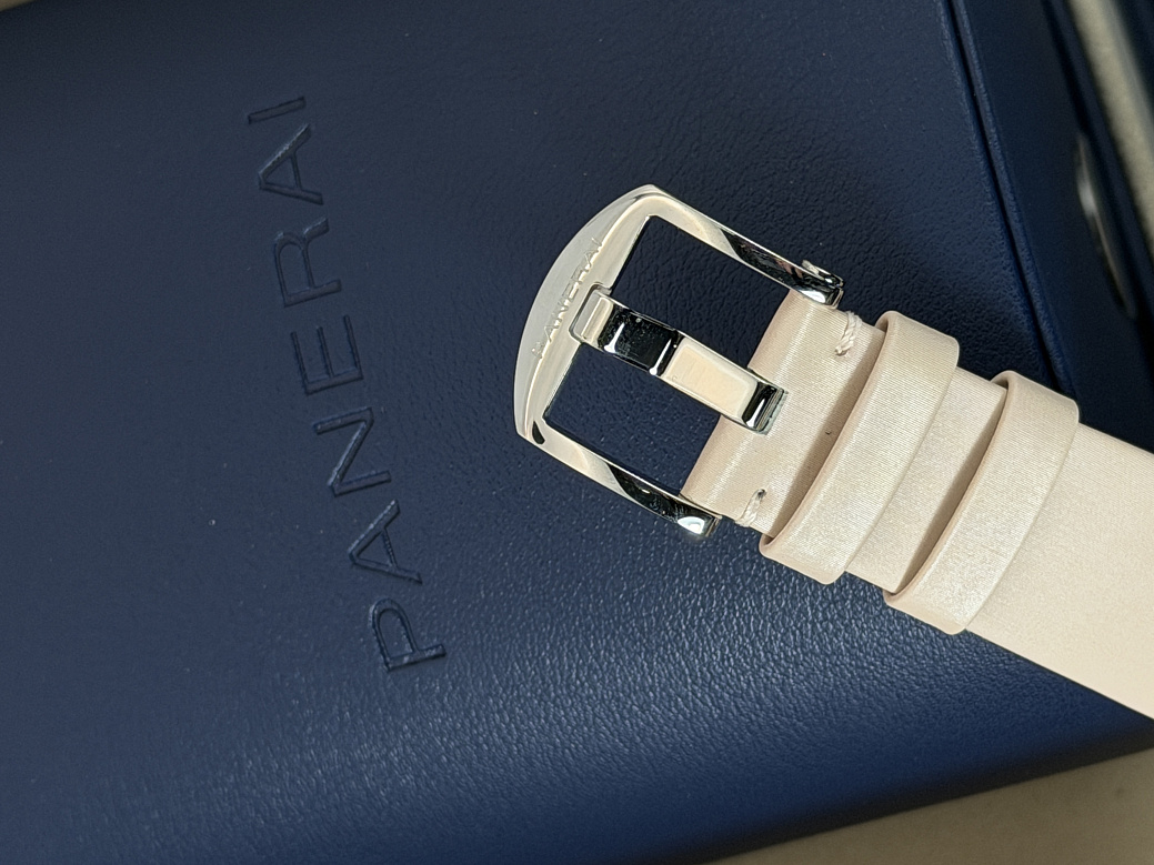 Часы Panerai  Luminor Due 38 Mm  PAM01247