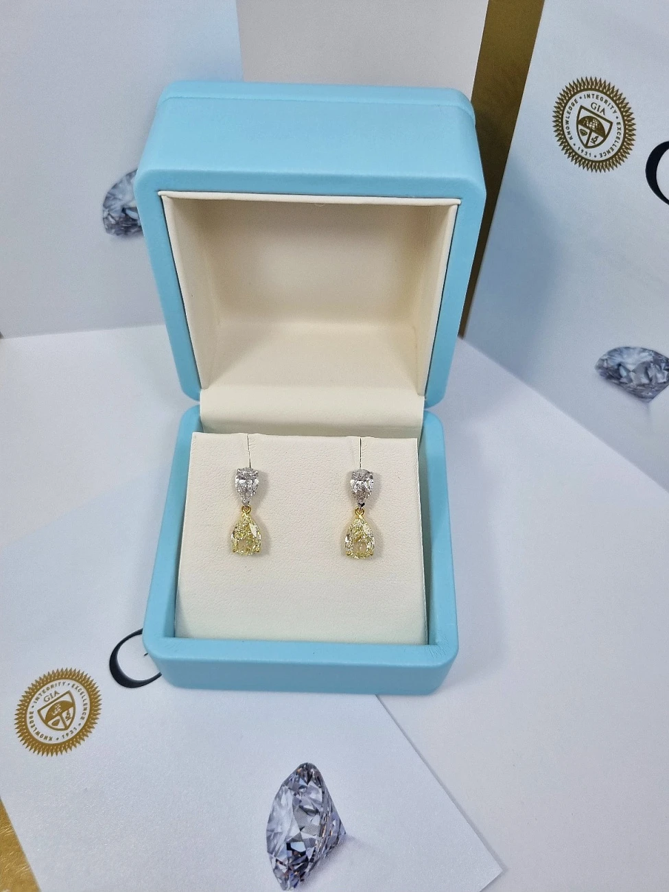 Украшение GIA  Серьги 1,51/1,51 Ct. U To V Range/Vvs2   