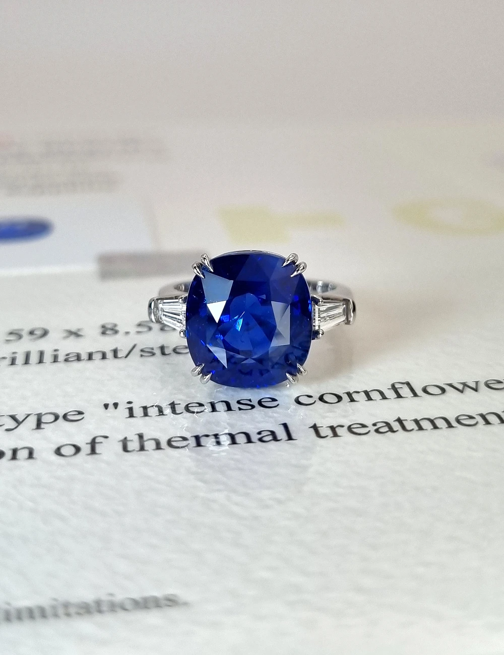 Украшение GRS GemResearch Swisslab  Кольцо с сапфиром 11,86 ct. "Intense Cornflower"   