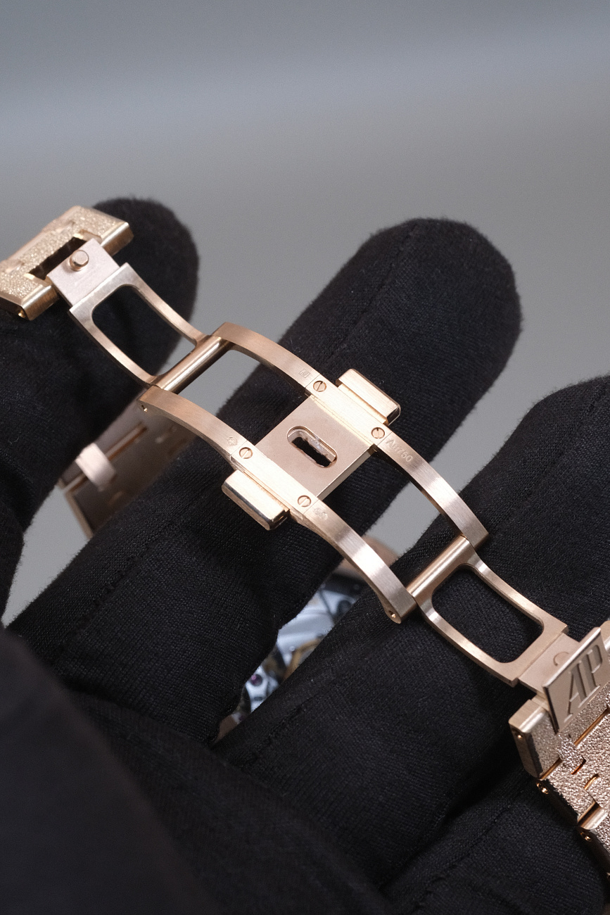 Часы Audemars Piguet  Royal Oak Frosted Rose Gold 37Mm  15454OR.GG.1259OR.03