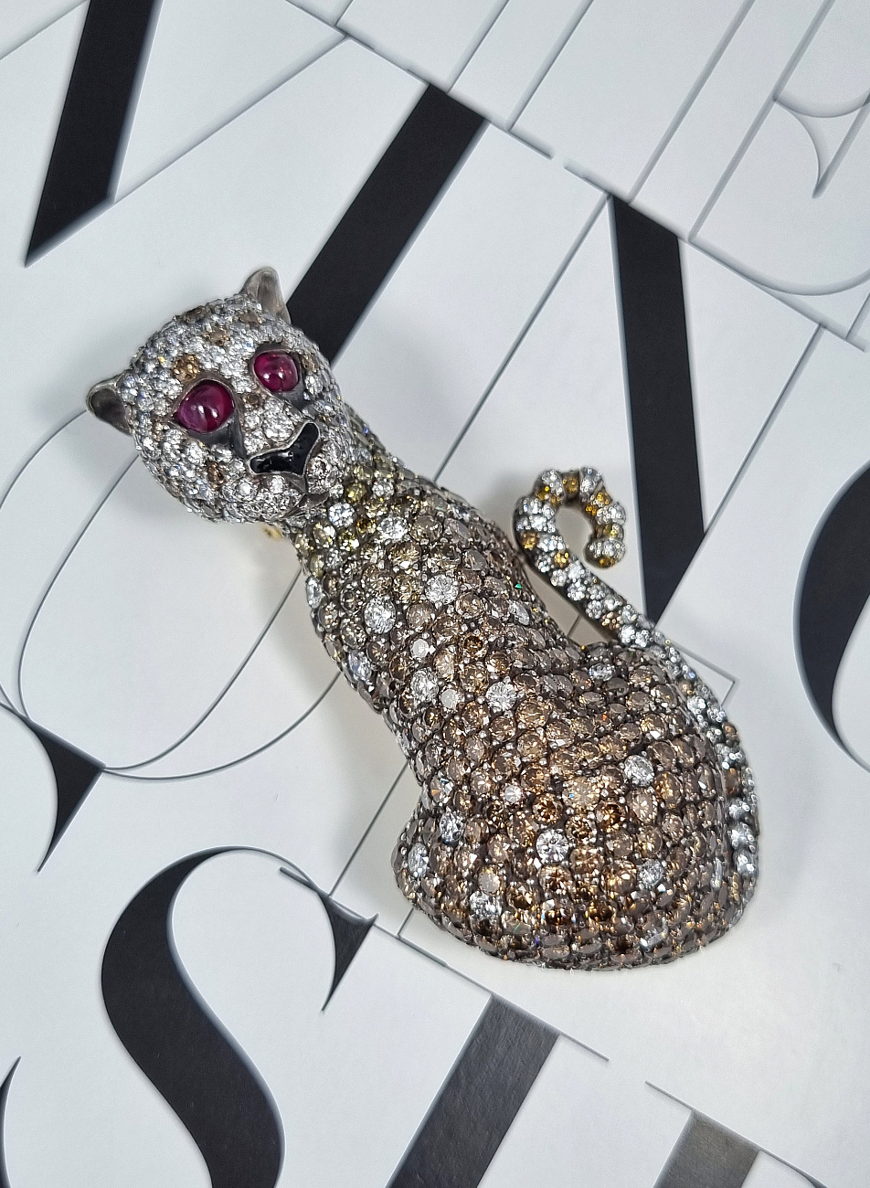 Украшение No Name  Брошь с бриллиантами 27,04 ct.   