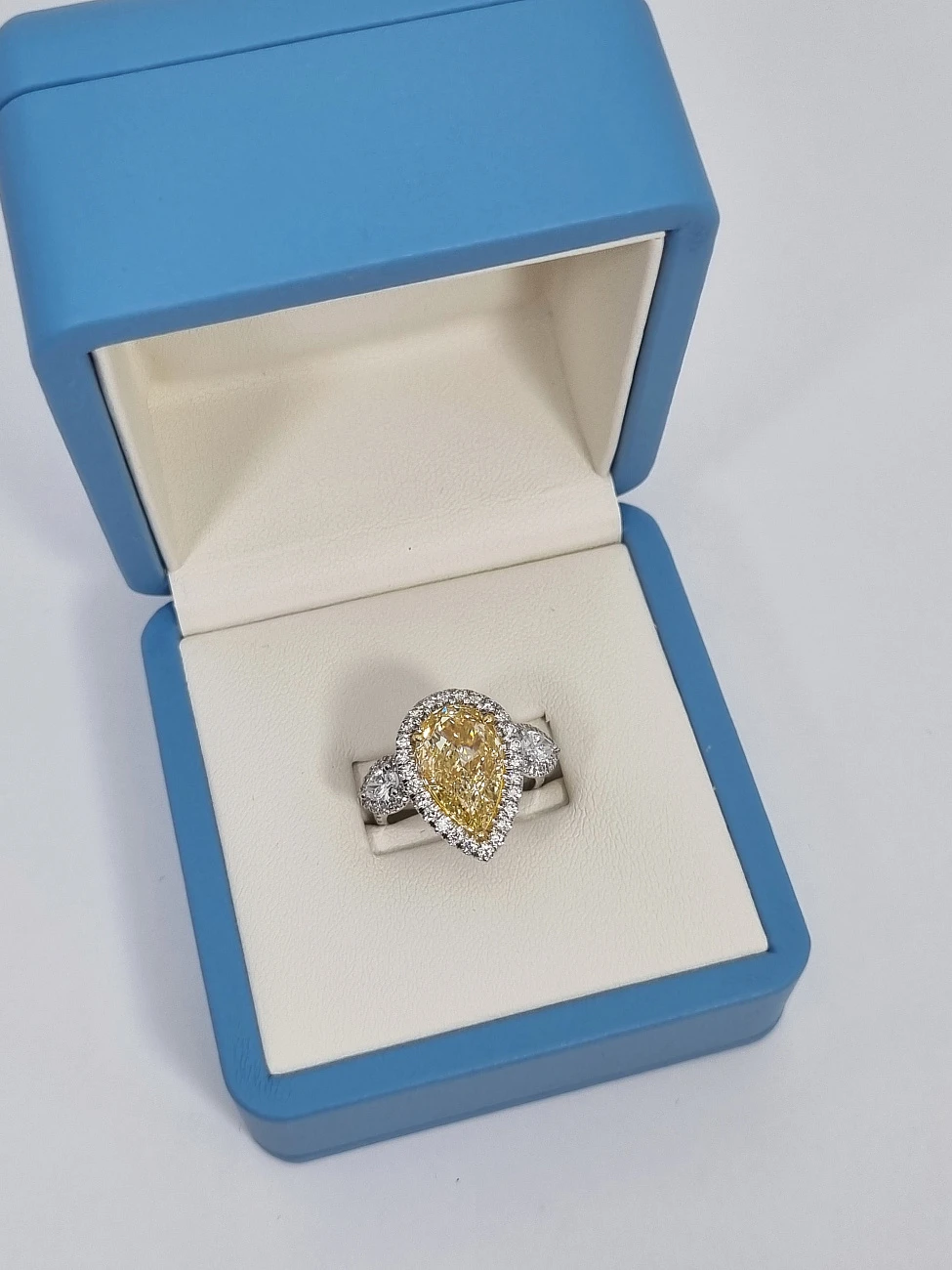 Украшение No Name  Кольцо С Бриллиантом 5,63 Ct. F.l.y/Vs1   