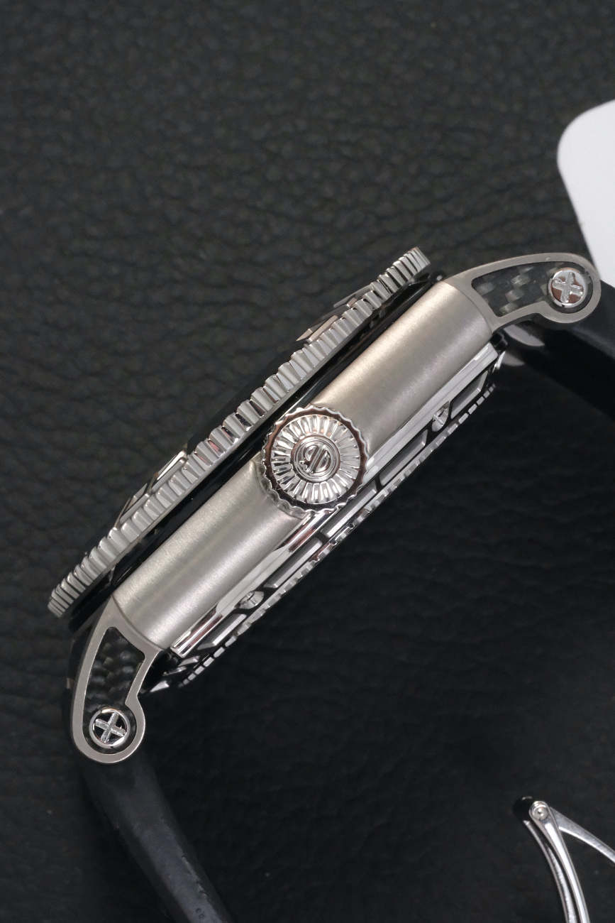 Часы Roger Dubuis  Easydiver K10 Tourbillon  SE48 05 7.N/9 K9/K10