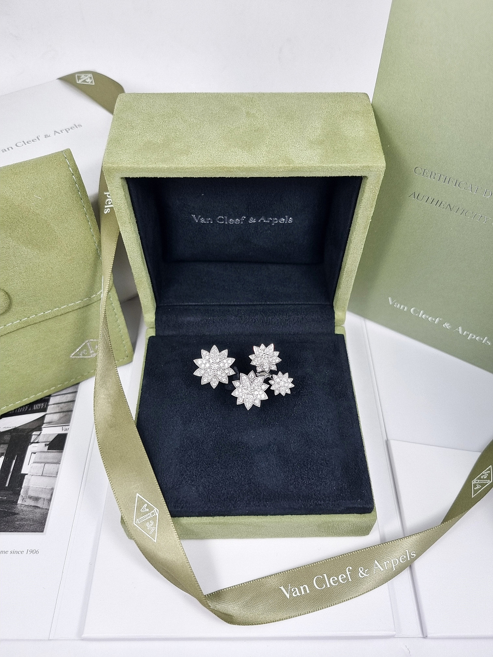 Van Cleef & Arpels в наличии в Москве в &quot;Мануфактуре&quot;! 