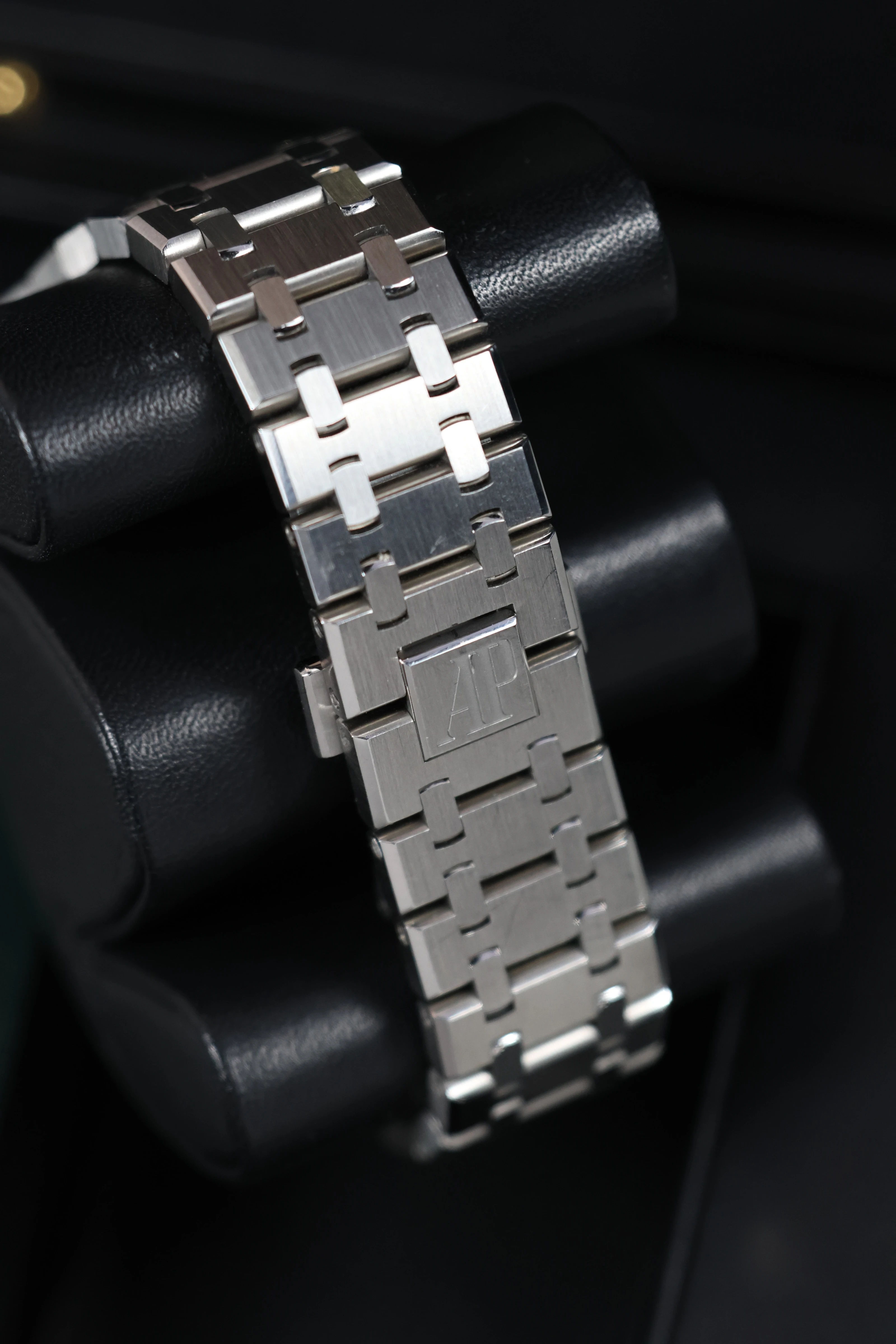 Часы Audemars Piguet  Royal Oak Chronograph 41Mm White Panda Dial  26331ST.OO.1220ST.03