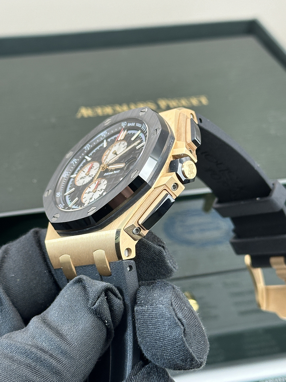 Часы Audemars Piguet  Royal Oak Offshore Rose Gold  26400RO.OO.A002CA.01