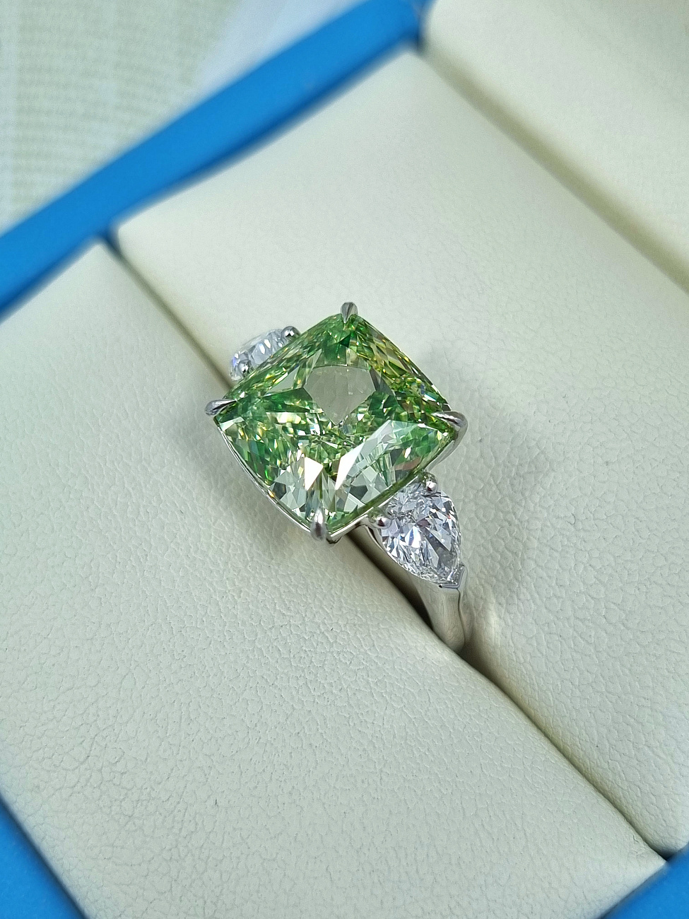 Украшение NO NAME  Кольцо С Бриллиантом 7,52 Ct. Fbgy/Vs2   