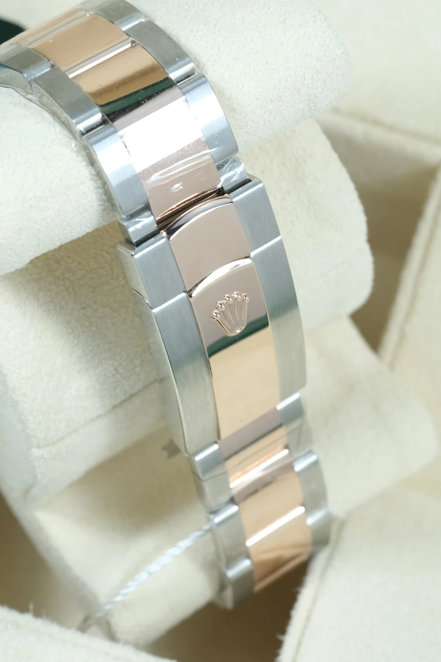 Часы Rolex  Datejust 41Mm Steel Rose Gold Soundust Dial  126331