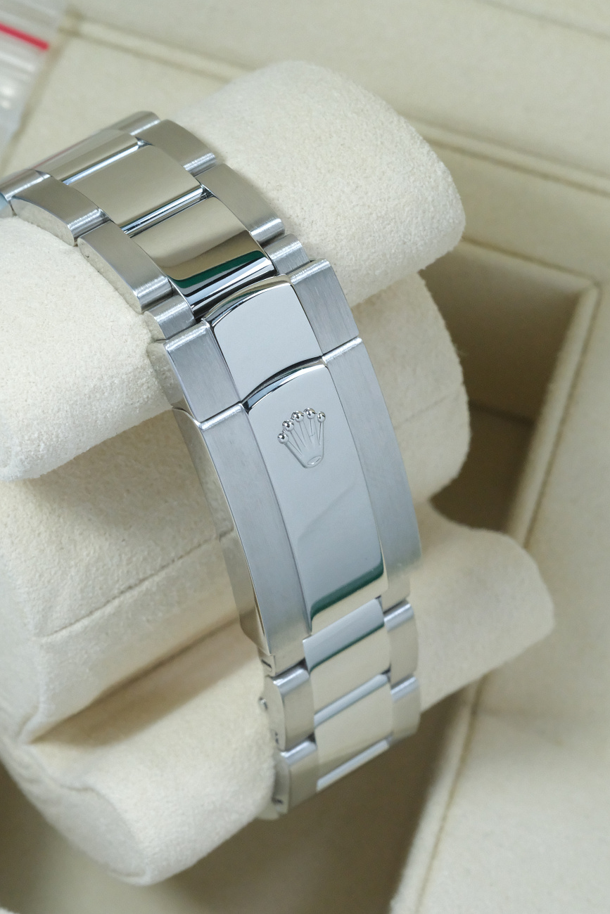 Часы Rolex  Datejust 36Mm Black Dial Diamond Index  126234-0028