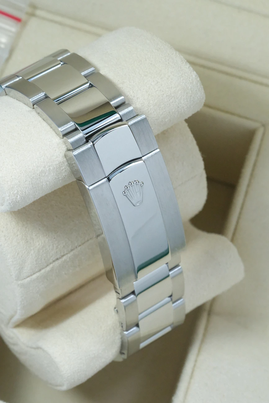 Часы Rolex  Datejust 36Mm Black Dial Diamond Index  126234-0028