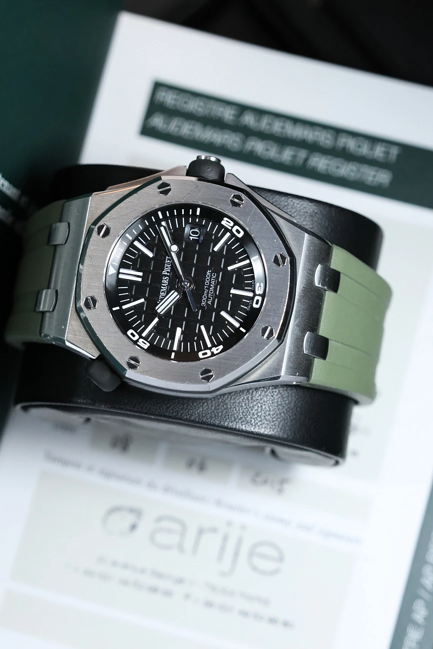 Часы Audemars Piguet  Royal Oak Offshore Diver 42Mm  15710ST.OO.A002CA.01