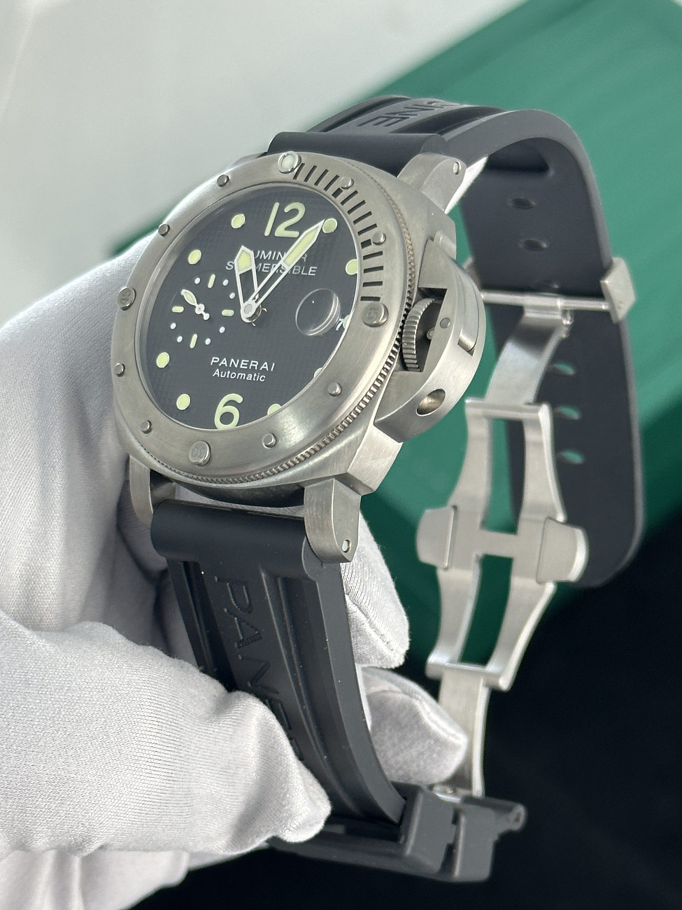 Часы Panerai  Contemporary Luminor Submersible  PAM00025 