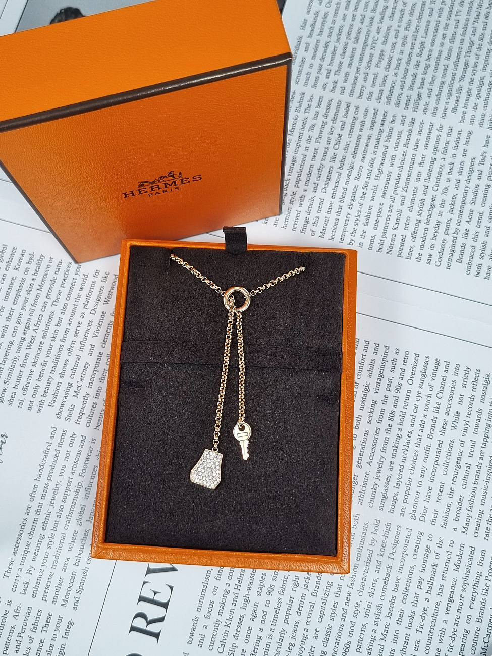 Украшение Hermès  Kelly Clochette necklace, small model  H220260B 00 