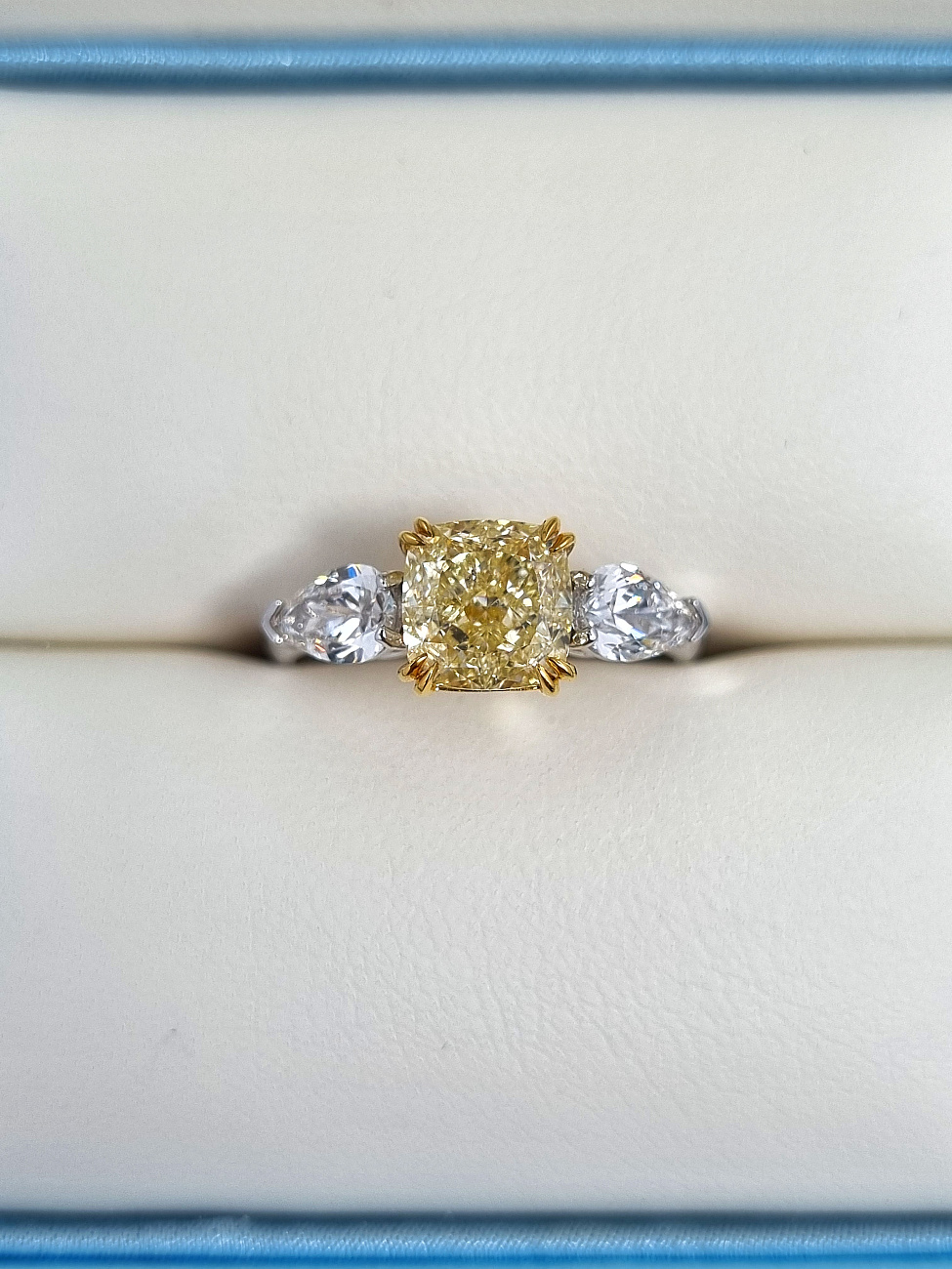 Украшение NO NAME  Кольцо С Бриллиантом 2,05 Ct. U To V/Vvs1   