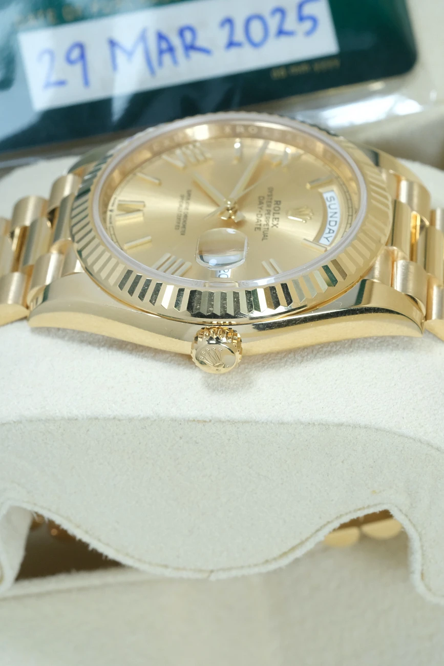 Часы Rolex  Day Date 40Mm Yellow Gold New Champagne Dial  228238