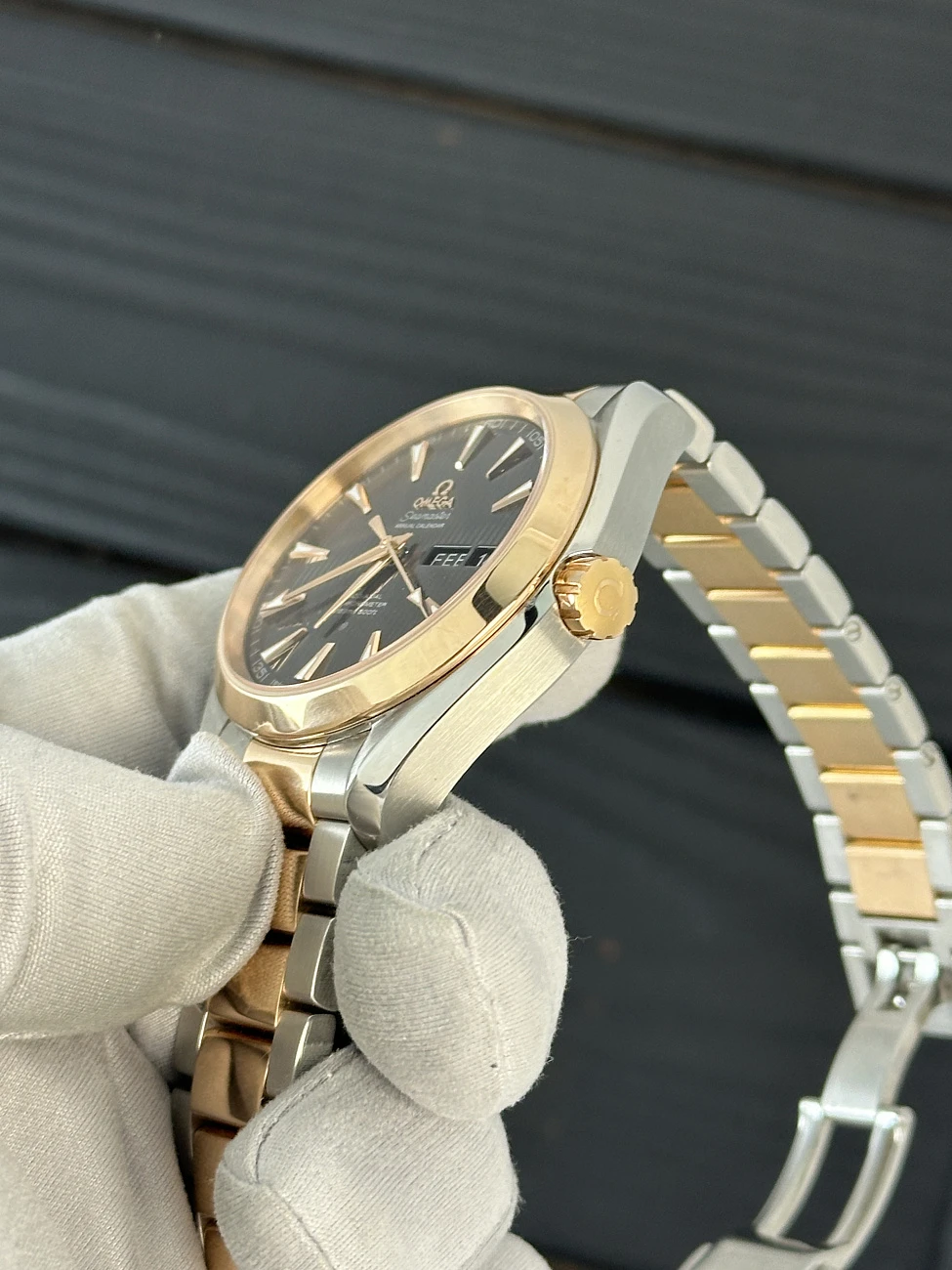 Часы Omega  Seamaster Aqua Terra 43Mm Steel &amp; Rose Gold  231.20.43.22.06.002
