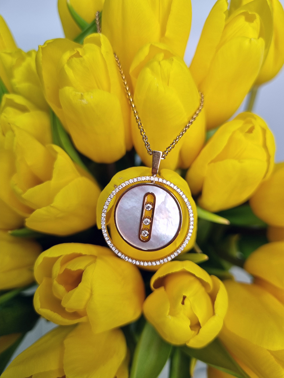 Украшение MESSIKA  Подвеска White Mother-Of-Pearl Lucky Move Mm  10834-PG 