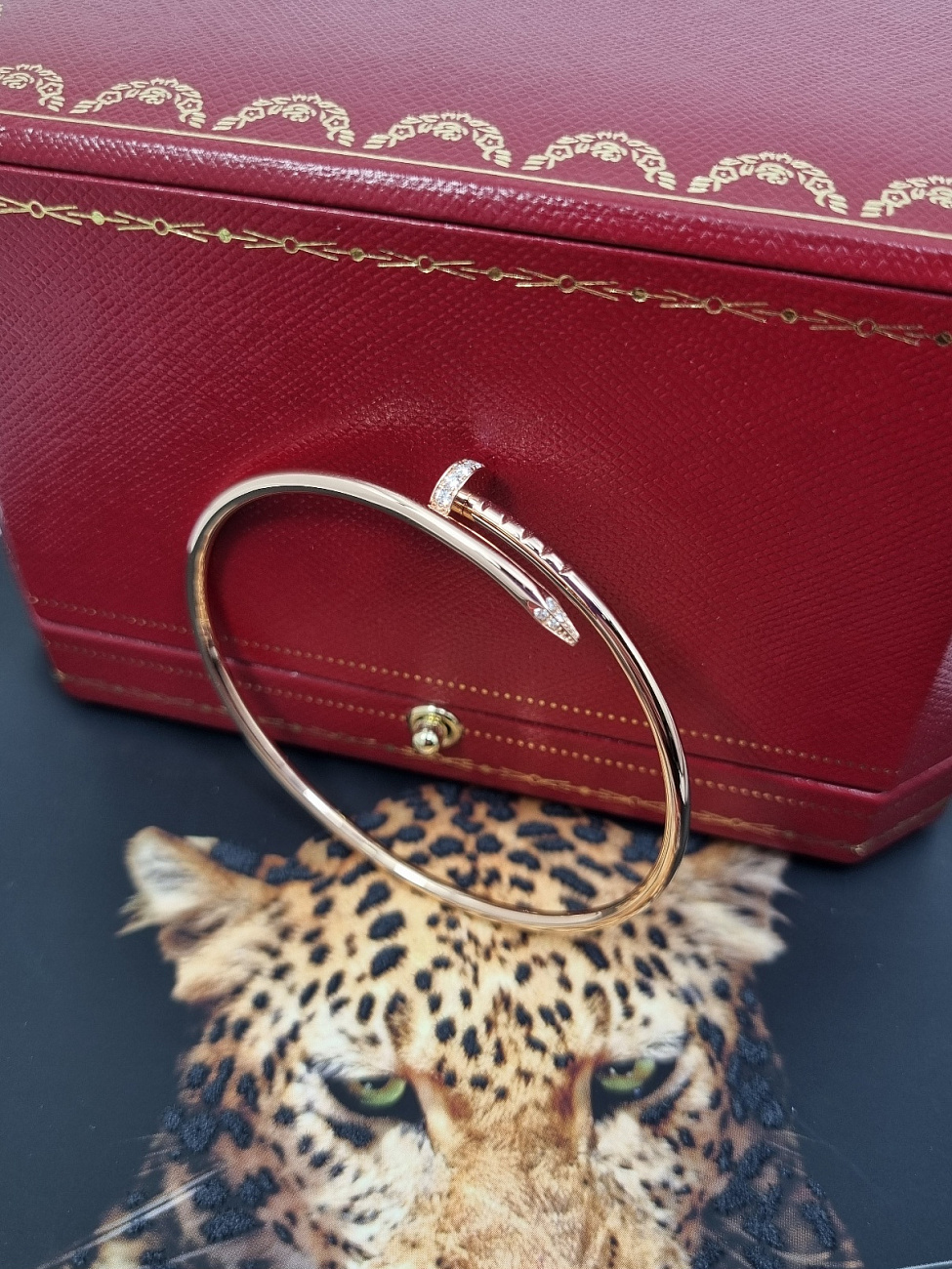 Украшение Cartier  Juste Un Clou Bracelet, Small Model B6065817  B6065817 