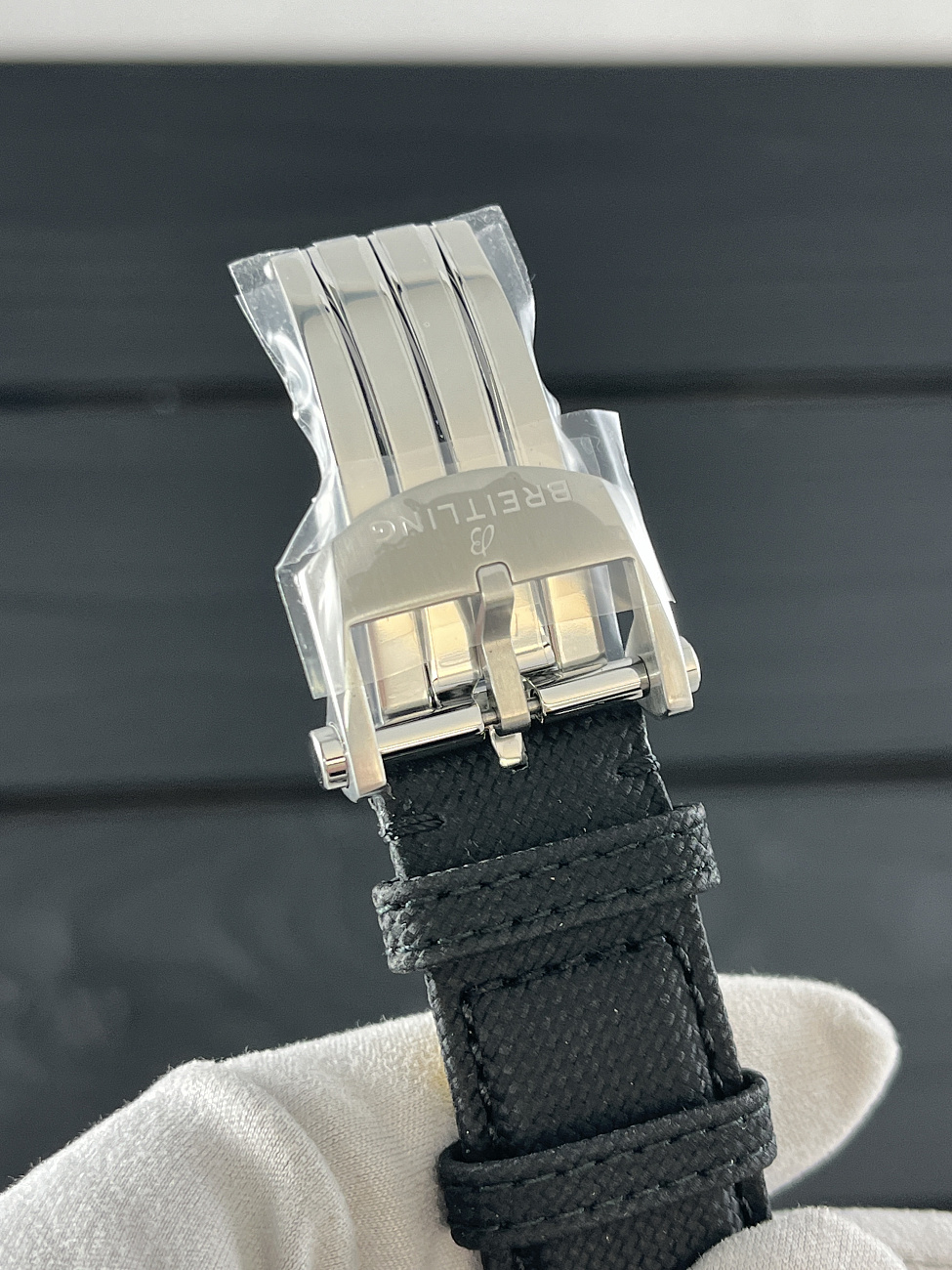 Часы Breitling  Avenger B01 Chronograph 44Mm  AB0147101B1X1