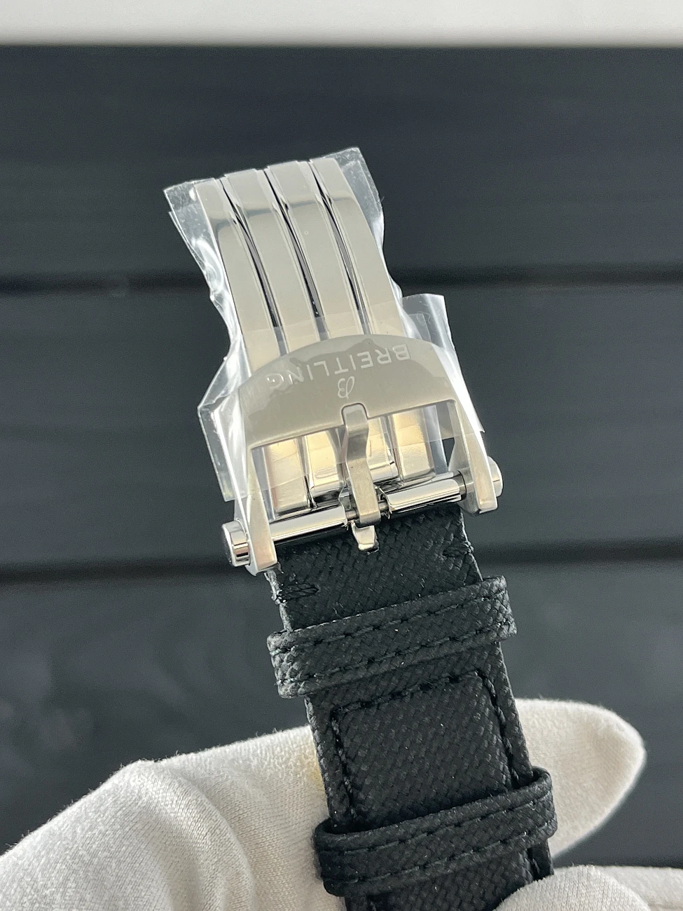 Часы Breitling  Avenger B01 Chronograph 44Mm  AB0147101B1X1