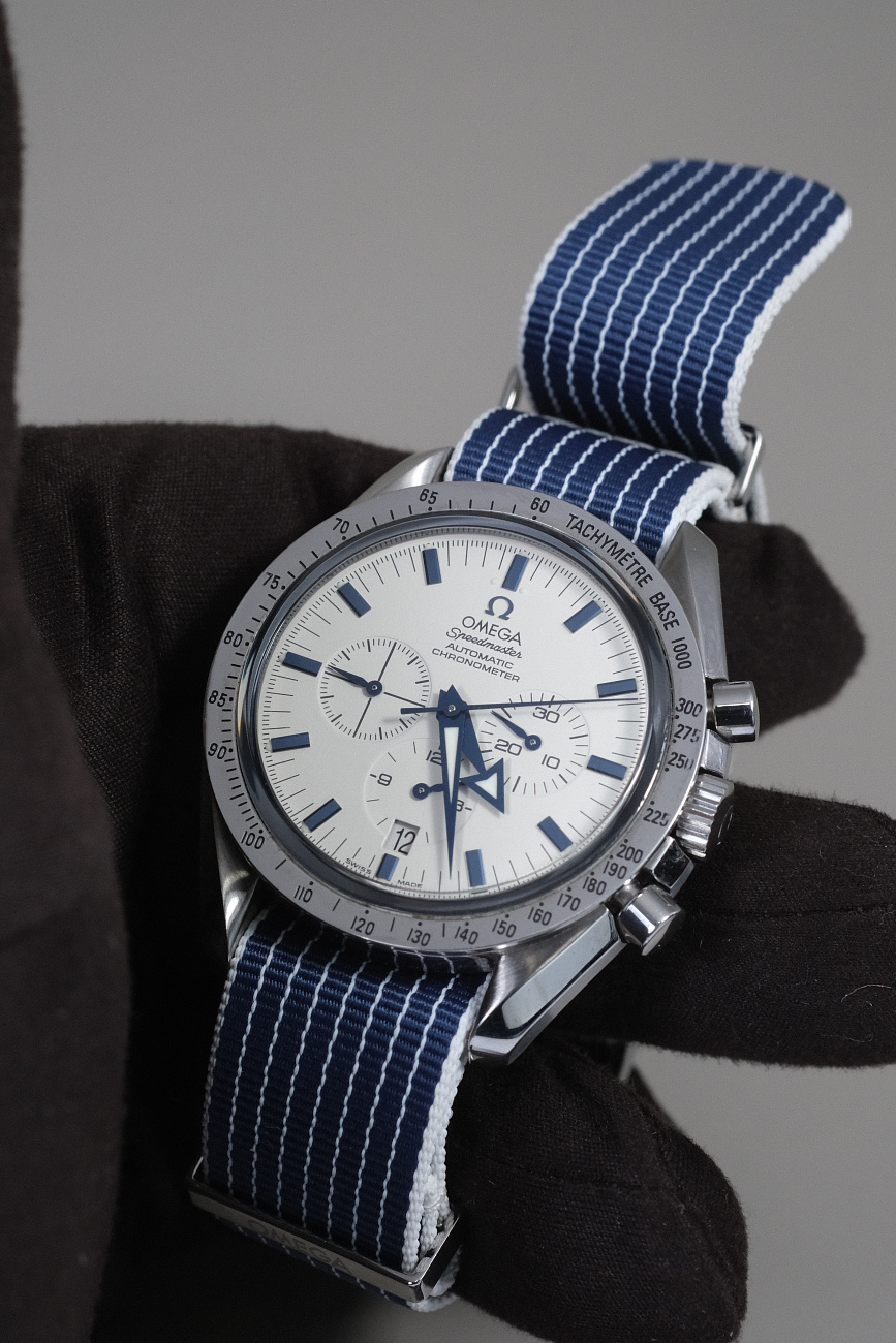 Часы   Omega Speedmaster Broad Arrow 42Mm  3551.20.00