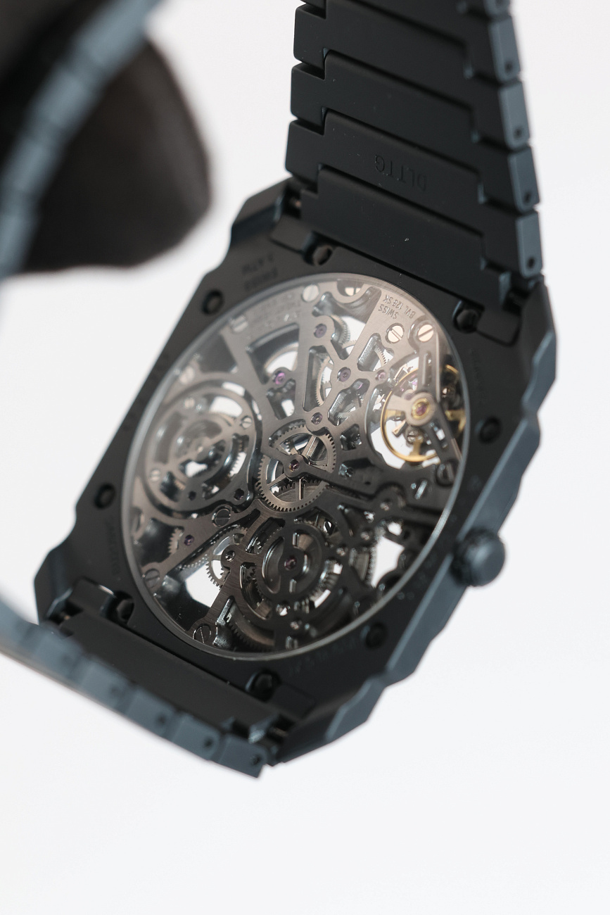 Часы Bvlgari  Octo Finissimo Skeleton Ultra-Thin Monochrome Ceramic 40Mm  103126