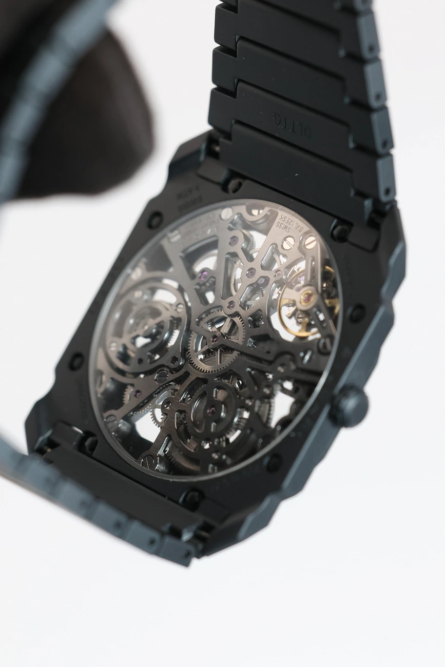 Часы Bvlgari  Octo Finissimo Skeleton Ultra-Thin Monochrome Ceramic 40Mm  103126
