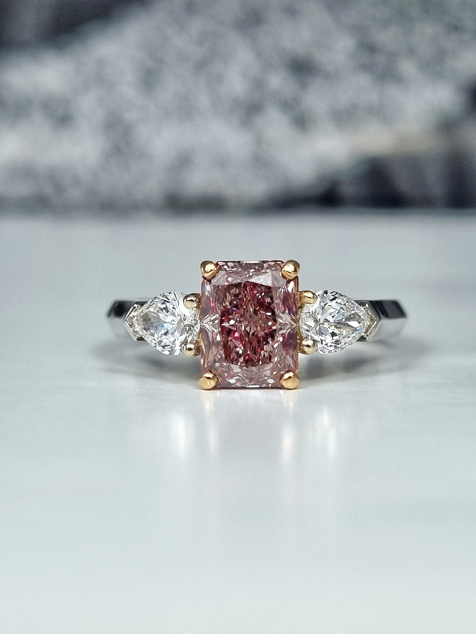 Украшение GIA  Кольцо с бриллиантом 1,61 ct. Fancy Pink-Brown/VS2   