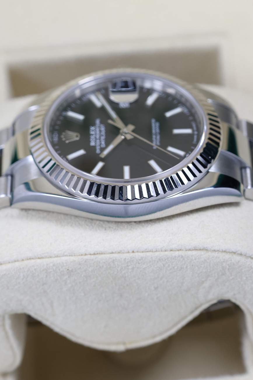 Часы Rolex  Datejust 41Mm Black Dial Oyster Bracelet  126334