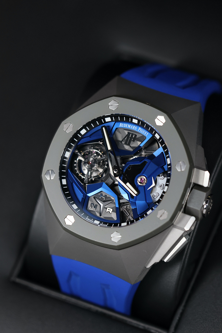 Часы Audemars Piguet  Royal Oak Concept Flying Tourbillon GMT BLUE  26589IO.OO.D030CA.01