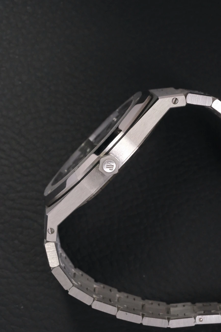 Часы Audemars Piguet  Royal Oak «Jumbo» Ультратонкие «50-Летний Юбилей»  16202PT.OO.1240PT.01