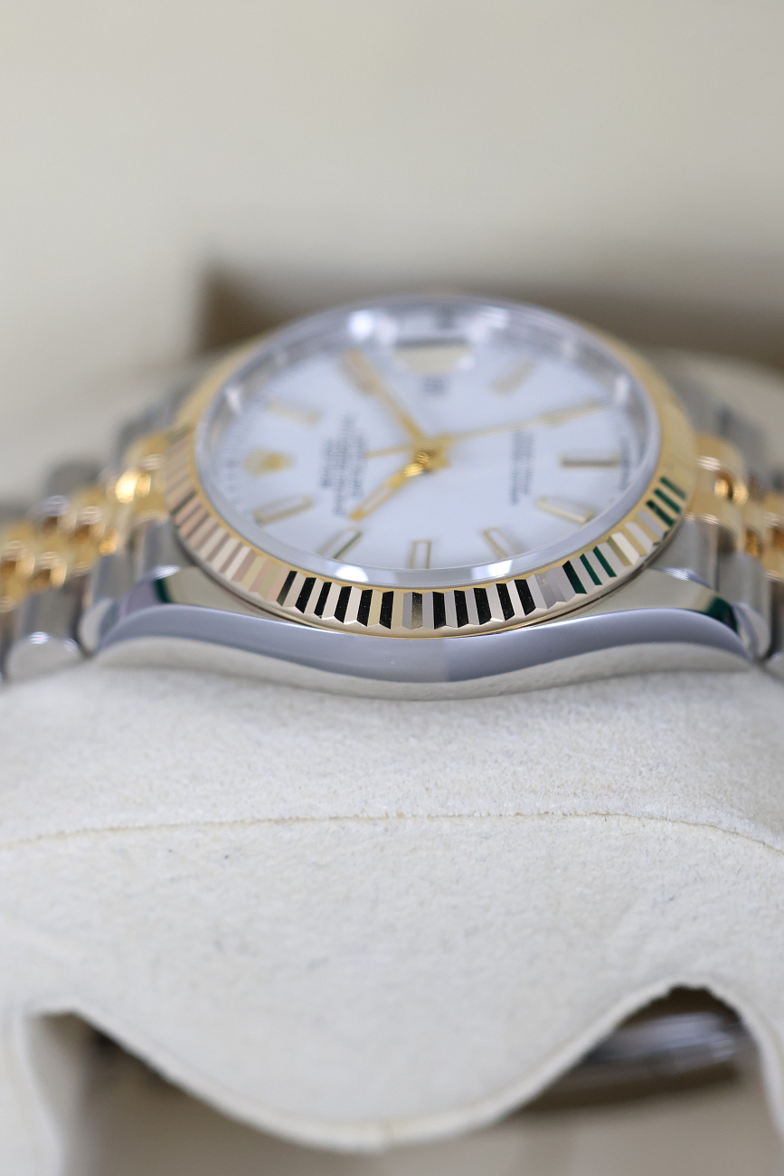 Часы Rolex  Datejust 36Mm Steel & Yellow Gold White Dial  126233