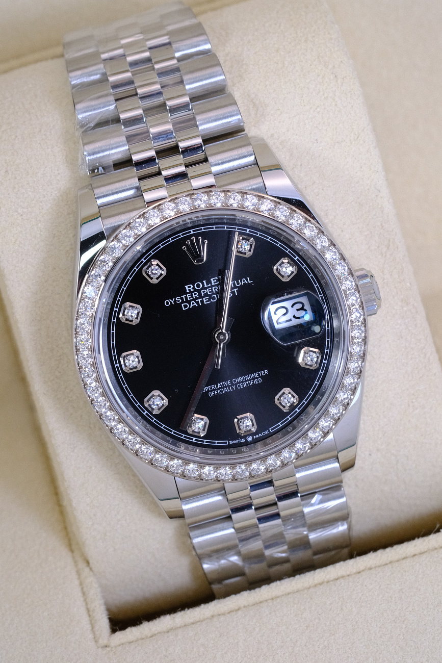 Часы Rolex  Oyster Perpetual Datejust 36 Diamonds Bezel Black Dial  126284RBR