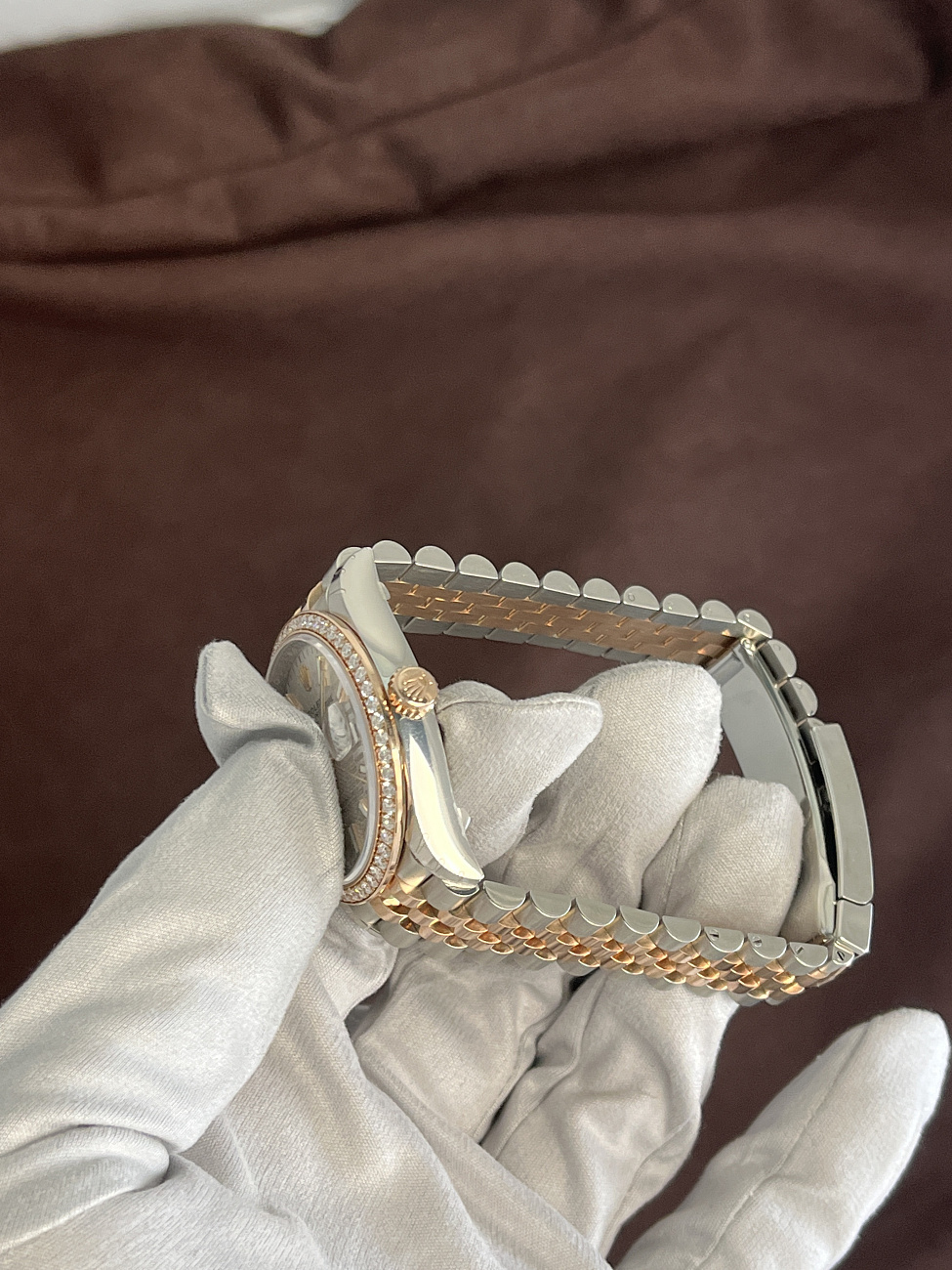 Часы Rolex  Datejust 36 Rose Gold/Steel Silver Fluted Motif Dial Diamond Bezel Jubilee Bracelet  126281RBR