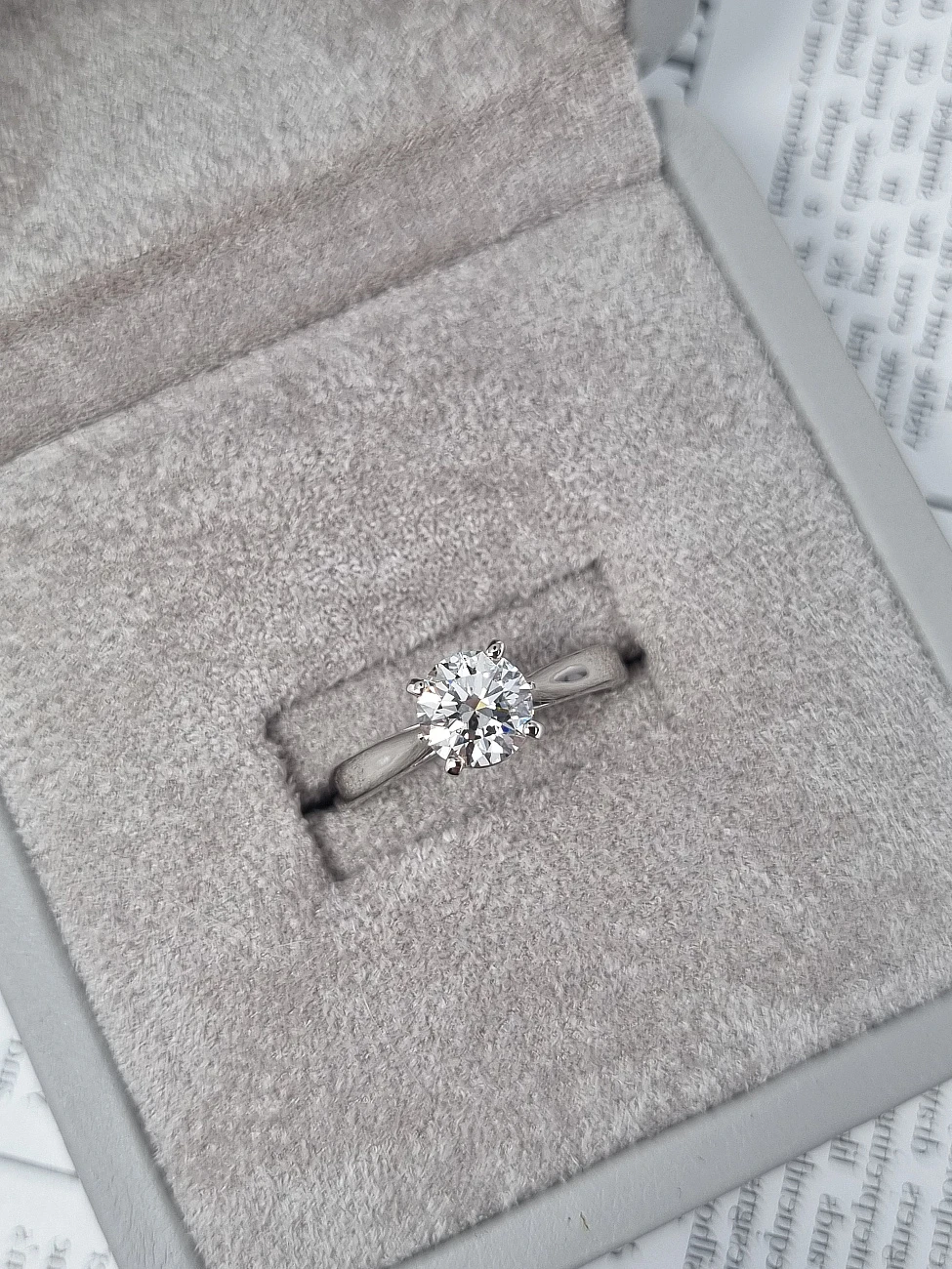 Украшение GIA  Кольцо 1,01 ct. G/Si1 (3 Excellent)   
