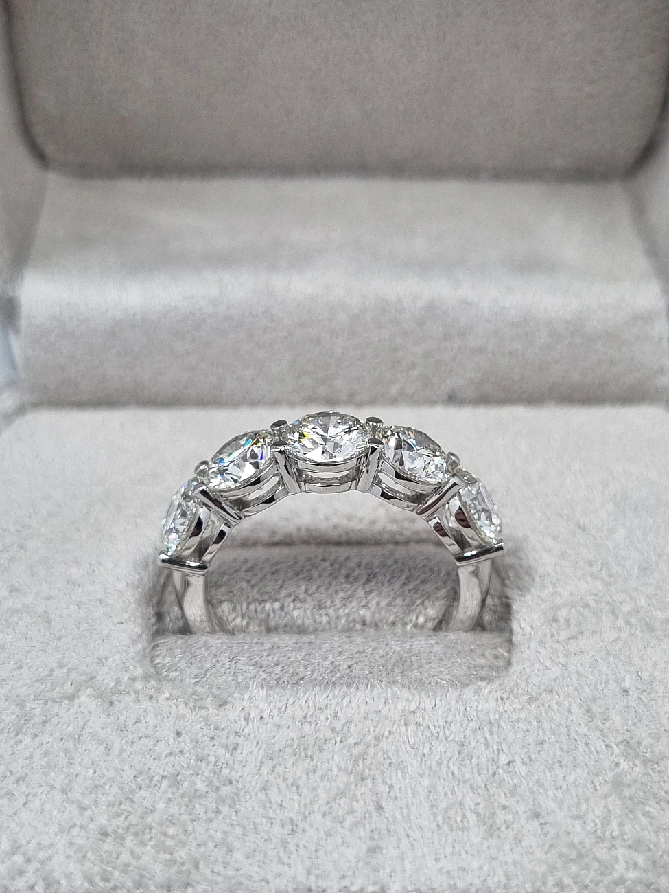 Украшение GIA  Кольцо с бриллиантами 3,5 ct. H/VS1 (3 excellent)   
